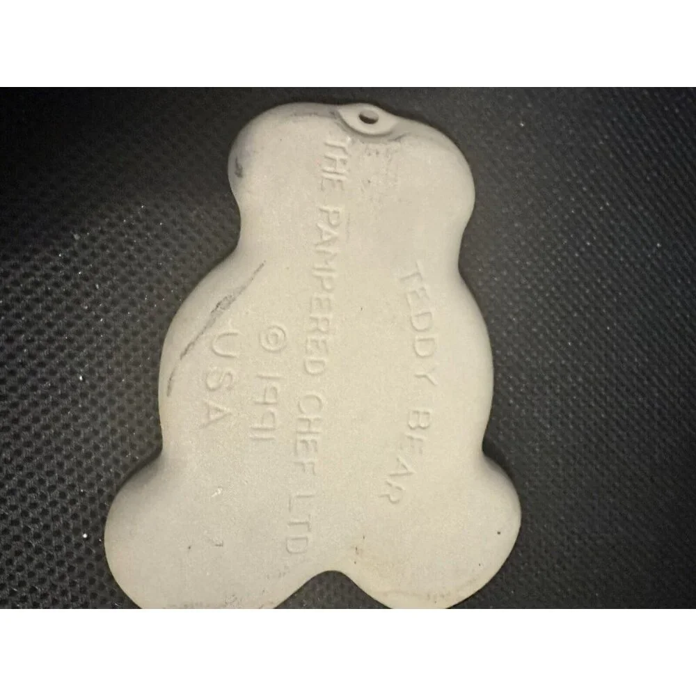 The Pampered Chef Teddy Bear Cookie Mold Vintage 1991 Tan Heart‎ Stoneware